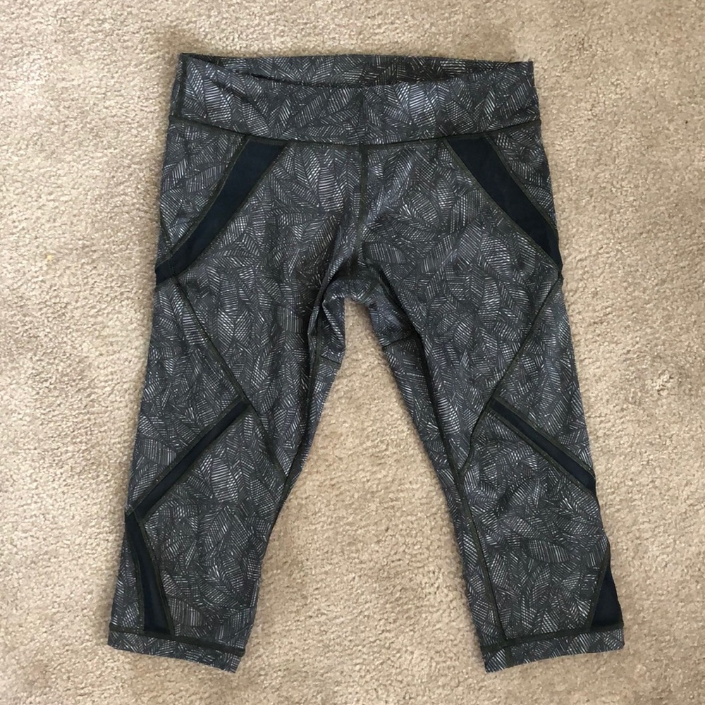 Lululemon Cool to Street Crop sz 8 but fits like 6
